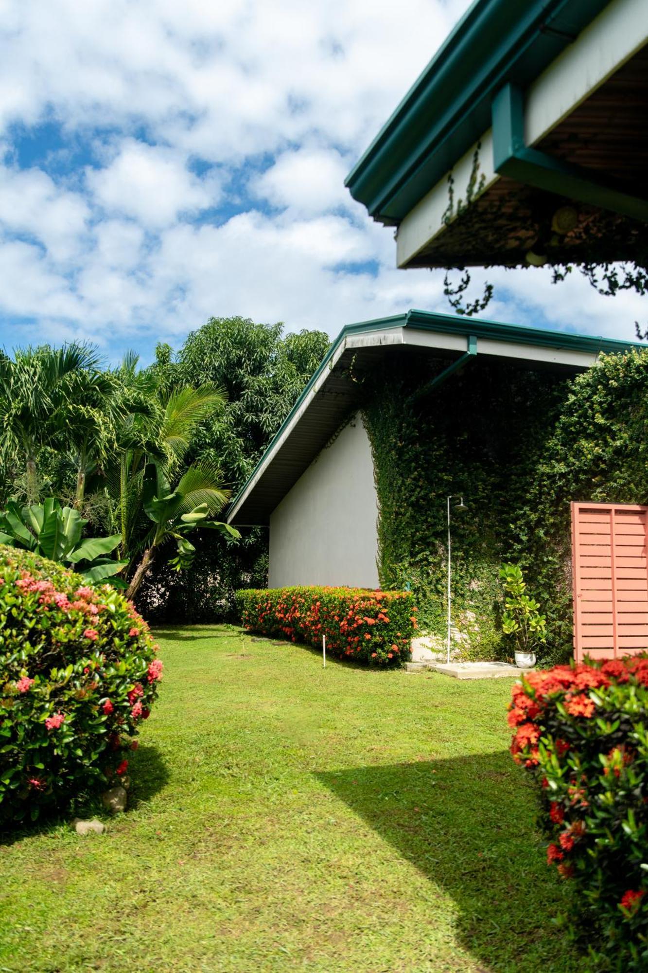 Hotel Por Que No? Uvita Esterno foto